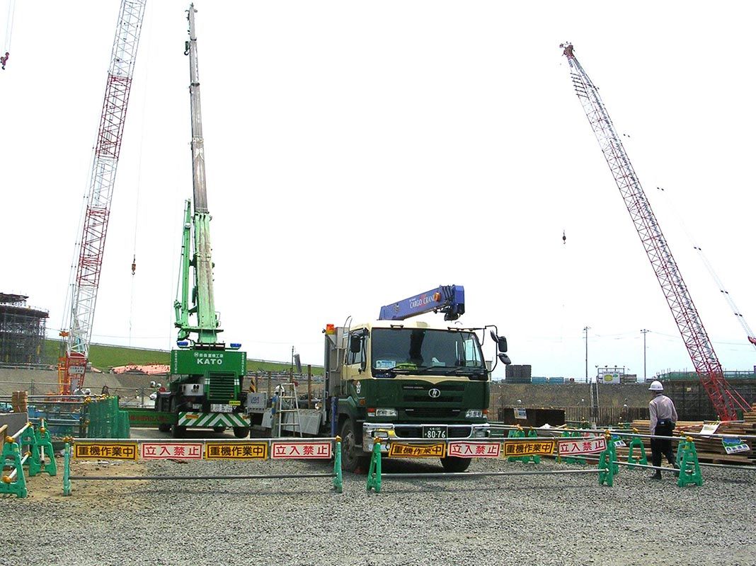 クレーン付(3t)　16台